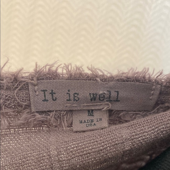 It is Well L.A. Tunic Top Long Sleeve V-Neck Mocha Relaxed Raw Edge Gauzy Medium - Picture 3 of 12